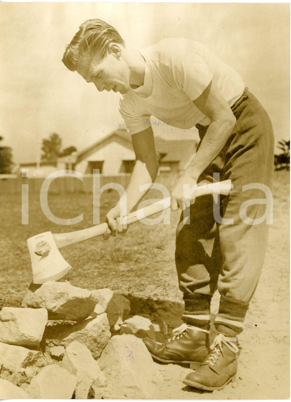 1953 KURNELL BOXE bantamweight - Jimmy CARRUTHERS breaking rocks *DAMAGED Photo