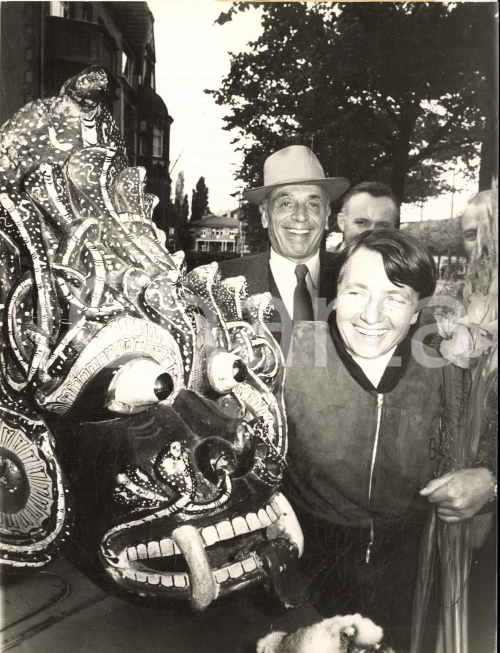 1953 KOLN Pilota Liesel BACH con una maschera da demone dello SRI LANKA - Foto