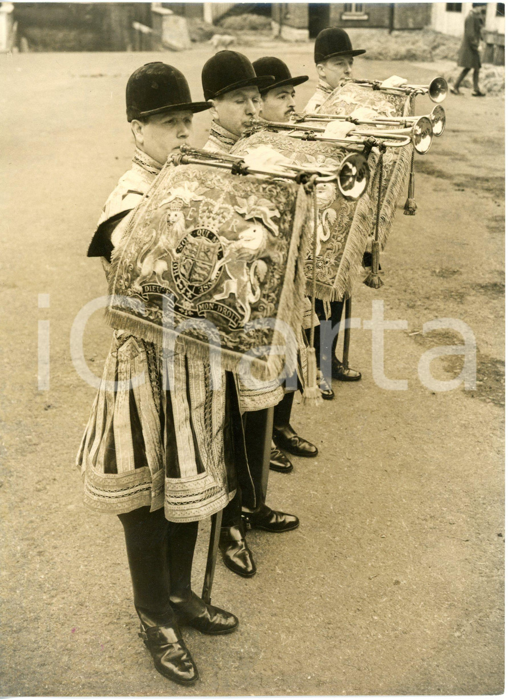 1953 LONDON Coronation rehearsal - State Trumpeters of the Household Cavalry