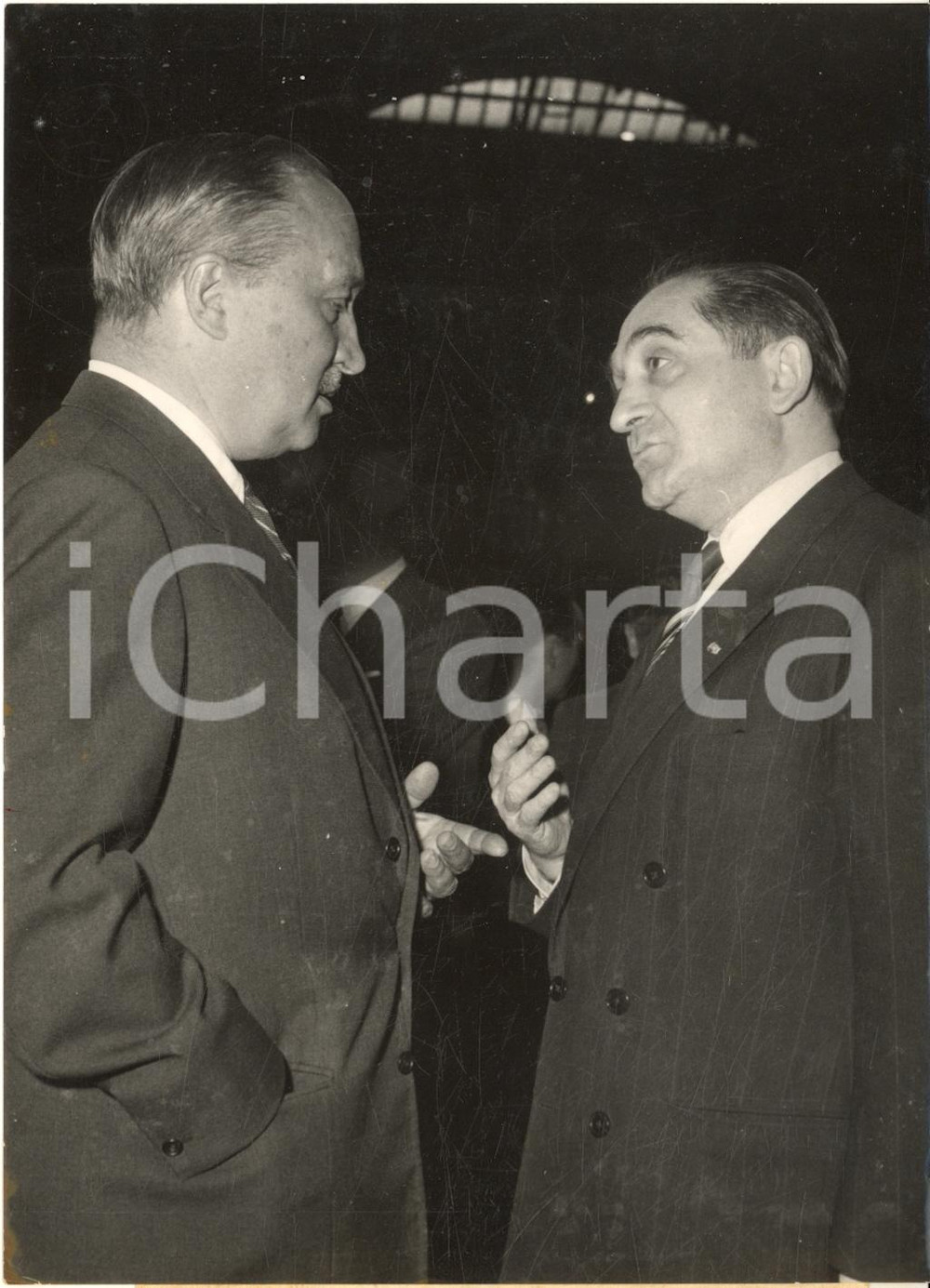 1954 PARIS Gare du Nord -Pierre MENDÈS FRANCE con il barone Jules GUILLAUME Foto