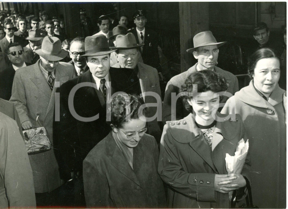 1954 TORINO - Delegazione di radiologi sovietici in partenza per Parigi - Foto