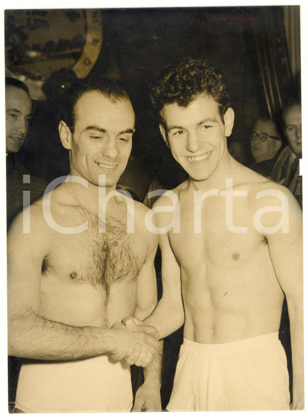 1955 LONDON BOXE Flyweight - Nazzareno GIANNELLI and Dai DOWER at the weight-in