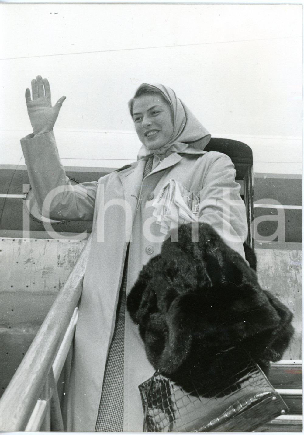 1957 ROMA Ingrid BERGMAN in partenza per le riprese di "Indiscreto" - Foto 13x18