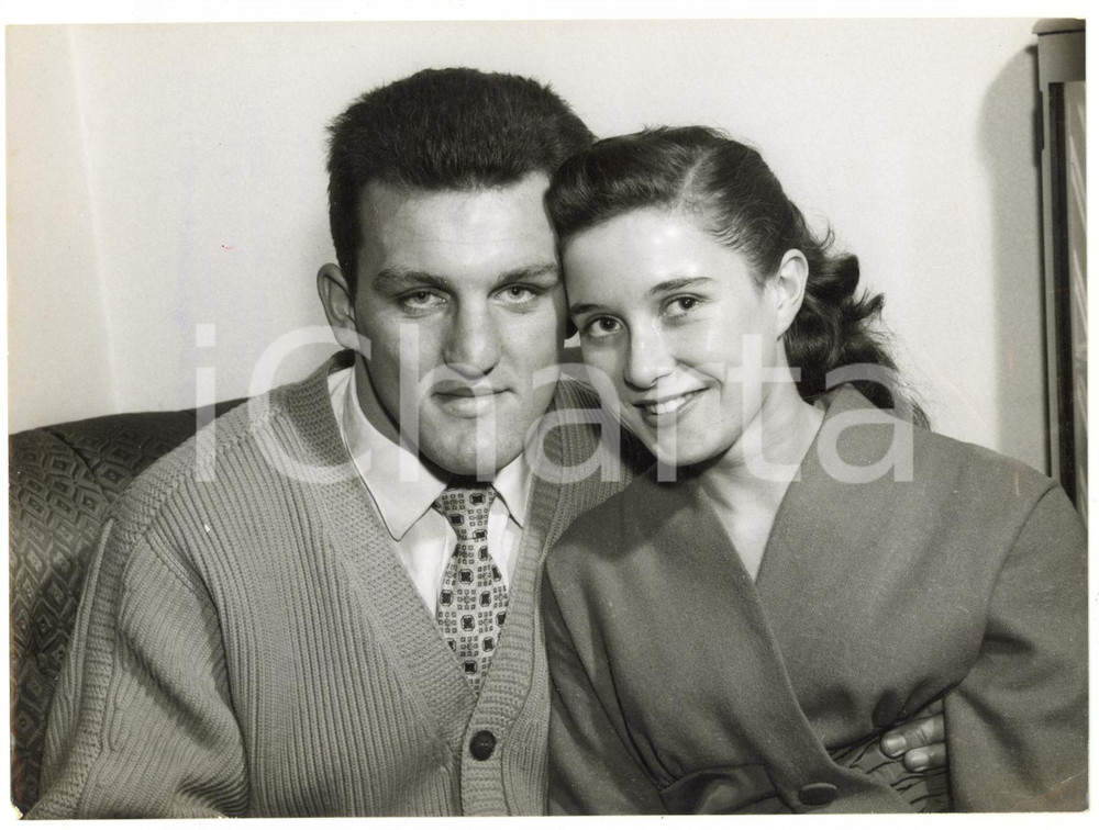 1958 BLACKPOOL Heavyweight champion Brian LONDON with his fiancée Veronica CLIFF