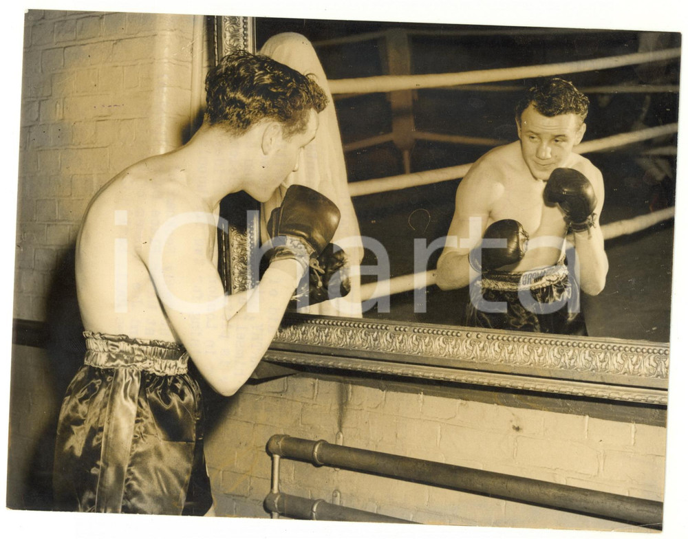 1954 LONDON Jack Solomons' Gym - BOXE Featherweight - Training of Sammy McCARTHY