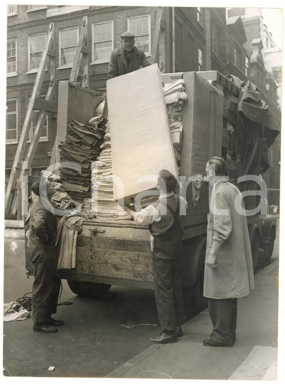 1960 LONDON FLEET STREET Beds and blankets ready in the event of a rail strike