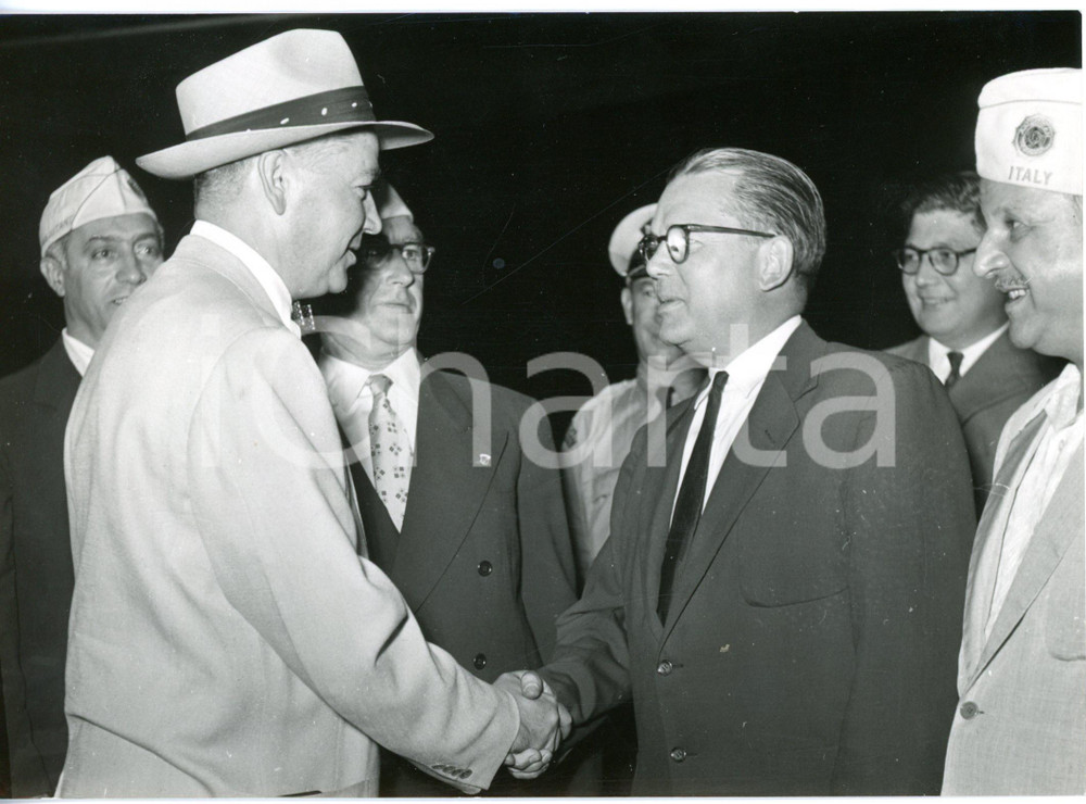 1953 ROMA Ambasciata USA - Elbridge DURBROW accoglie comandante Lewis K. GOUGH