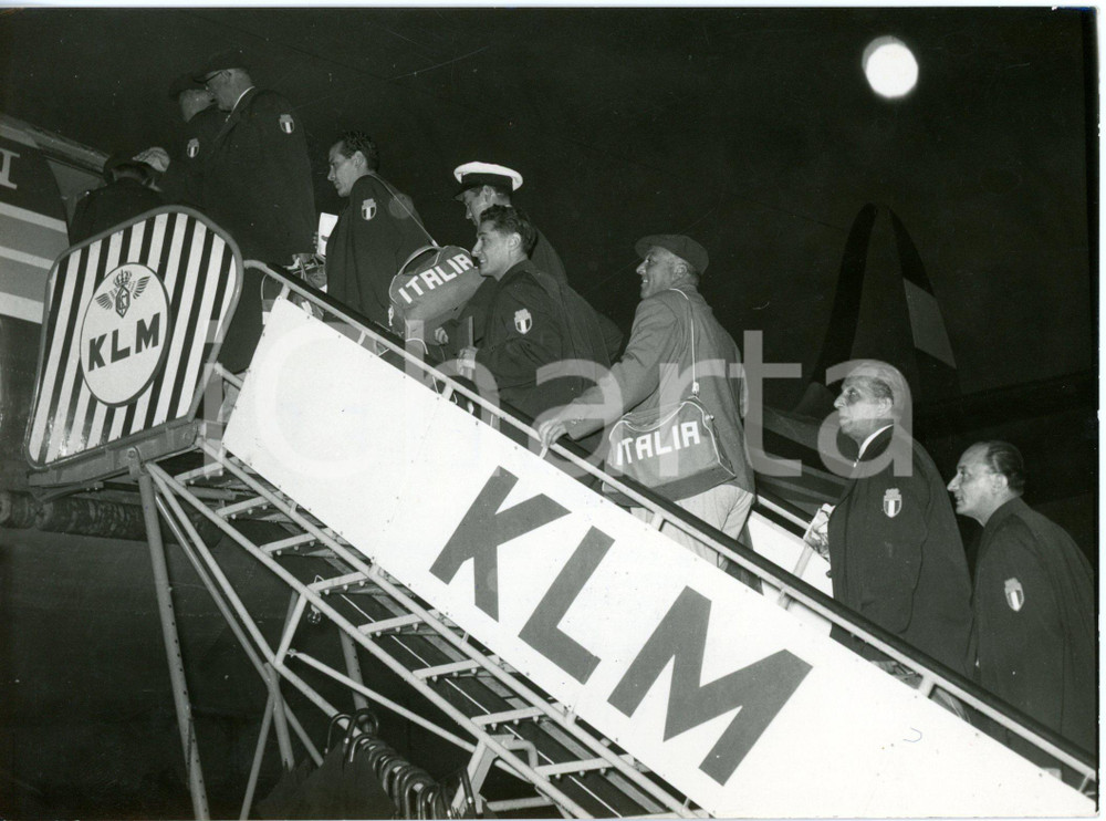 1956 ROMA - Squadra italiana in partenza con volo KLM per Olimpiadi di Melbourne