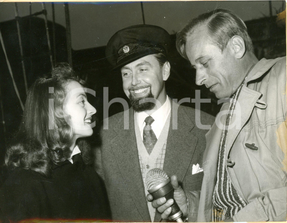 1953 HAMBURG Ship "Xarifa" - Hans HASS with his wife Lotte and captain Kuohn