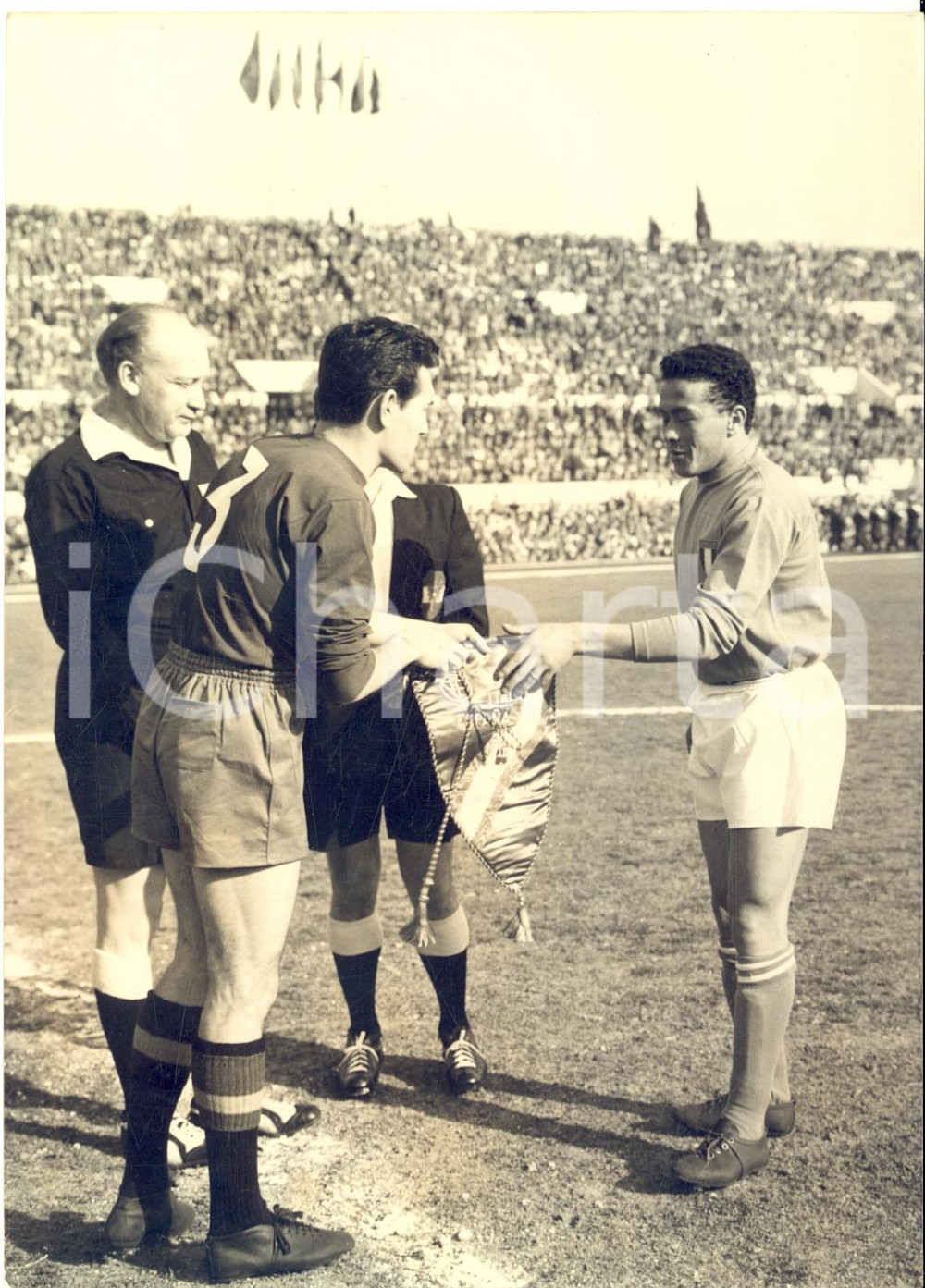 1959 ROMA CALCIO Amichevole ITALIA-SPAGNA 1-1 - Inizio partita *Foto
