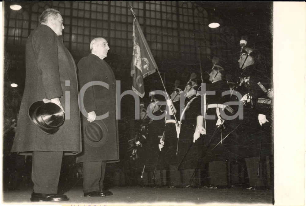 1954 PARIS Joseph LANIEL accoglie Alexandros PAPAGOS alla Gare de Lyon *Foto
