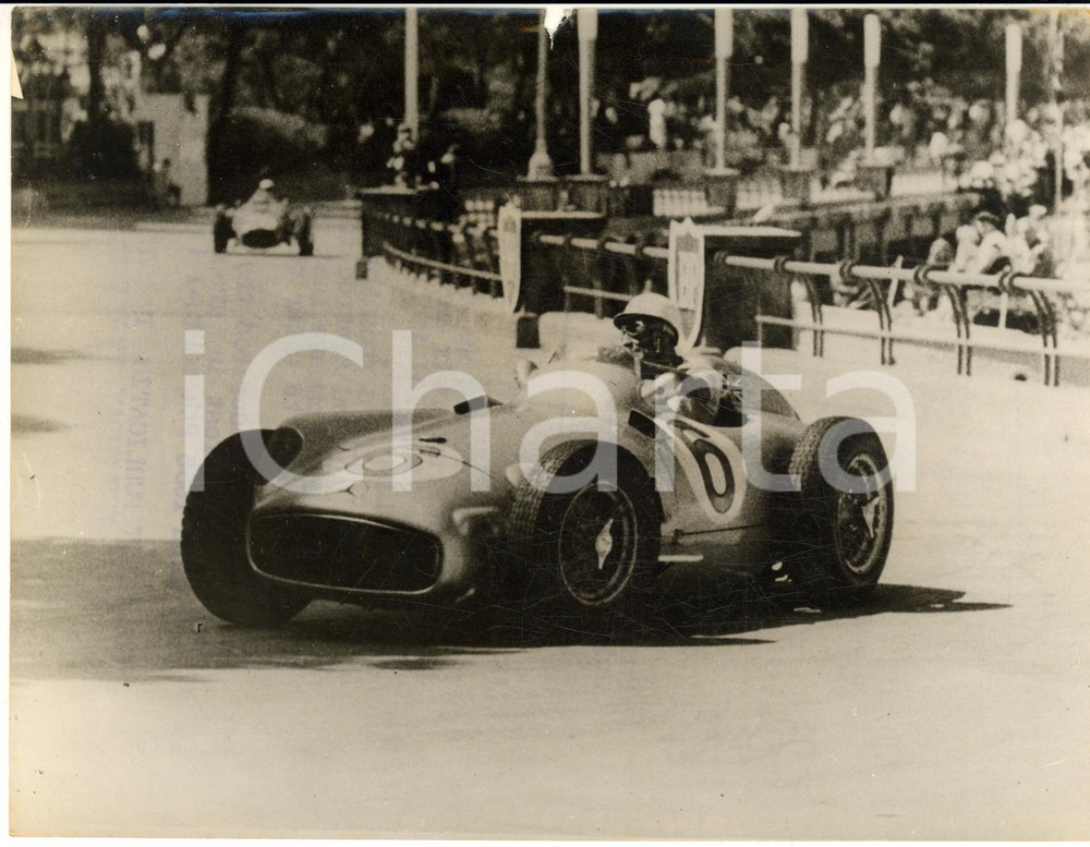 1955 AUTOMOBILISMO GP MONACO Passaggio di Stirling MOSS su MERCEDES - Foto 20x15