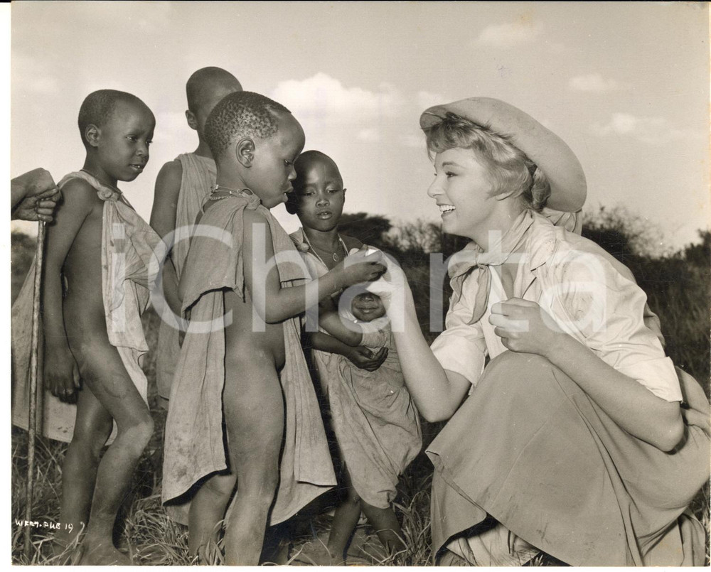 1959 KILIMANJARO Anne AUBREY with MASAI children in "Killers of Kilimanjaro"