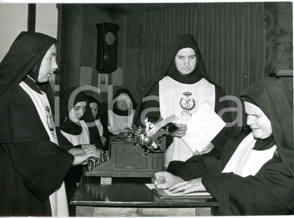 1959 TORINO Convento Povere Figlie San Gaetano *Suore cieche scrivono a macchina