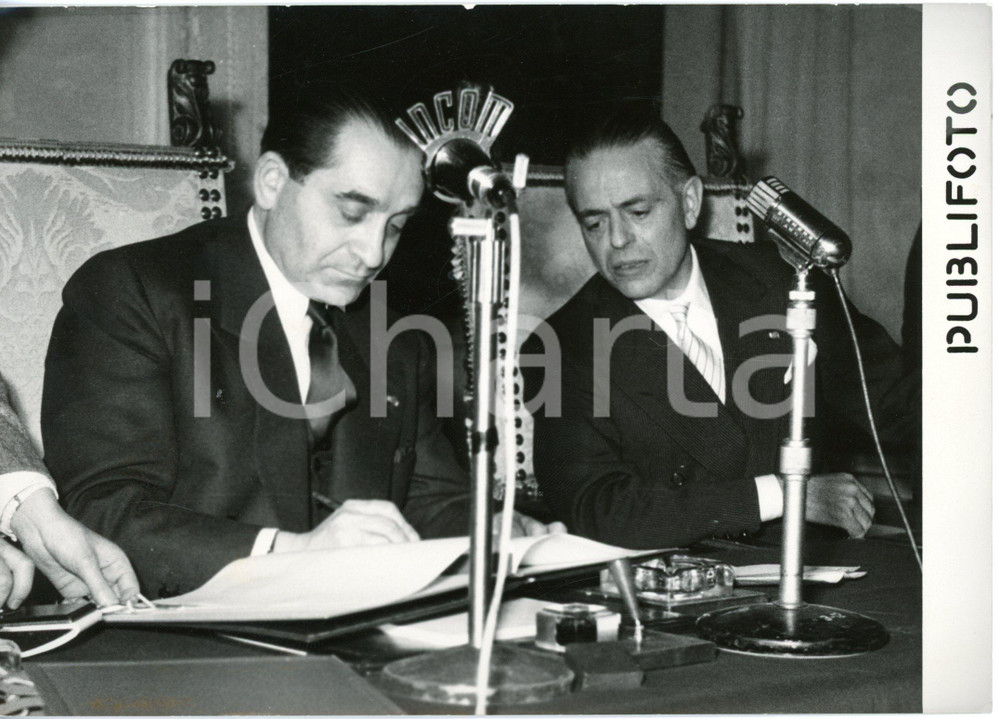 1955 ROMA Gaetano MARTINO e Pierre MENDÈS FRANCE firmano accordi Italia-Francia
