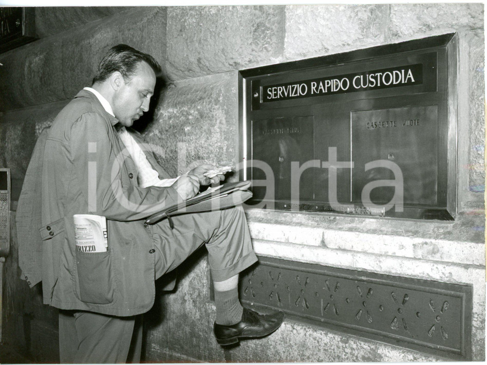 1955 ROMA Via Montecatini - Cassa di Risparmio *Commerciante alla cassa continua