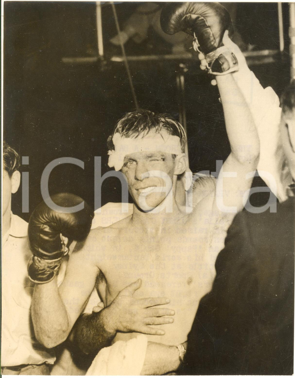 1953 SYDNEY Sports Ground - BOXE Bantamweight - The winner Jimmy CARRUTHERS