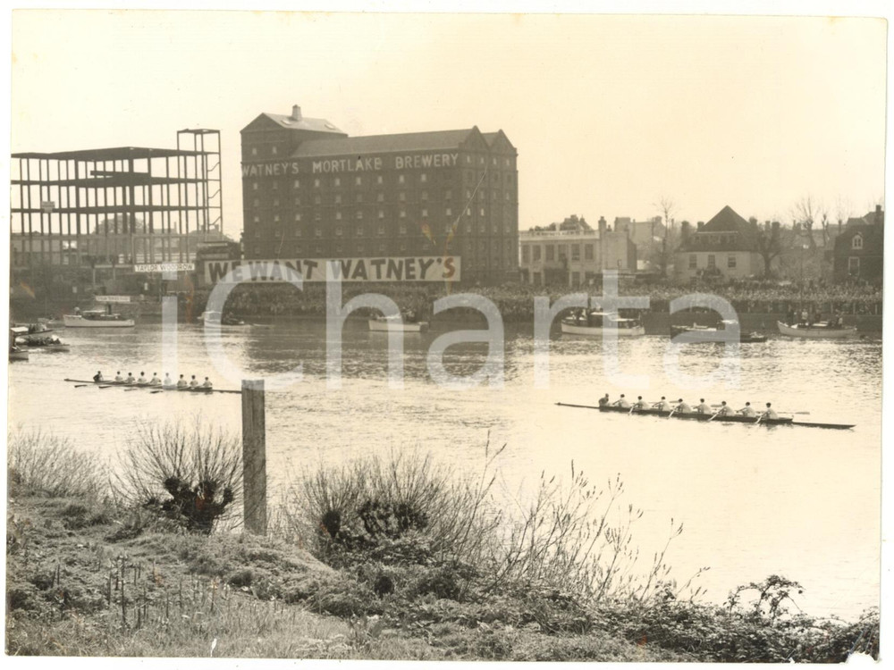 1957 LONDON Boat Race - CAMBRIDGE crew winning against OXFORD *DAMAGED photo