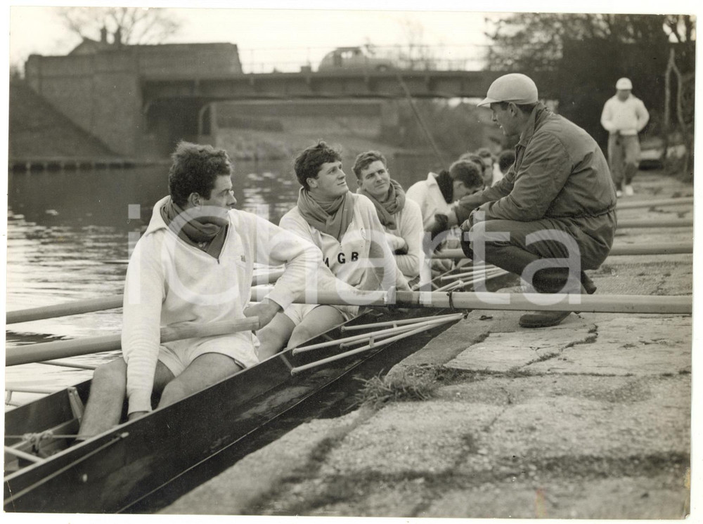 1956 CAMBRIDGE - ROWING - Coach C.B.M. LLOYD advising his crew from the towpath