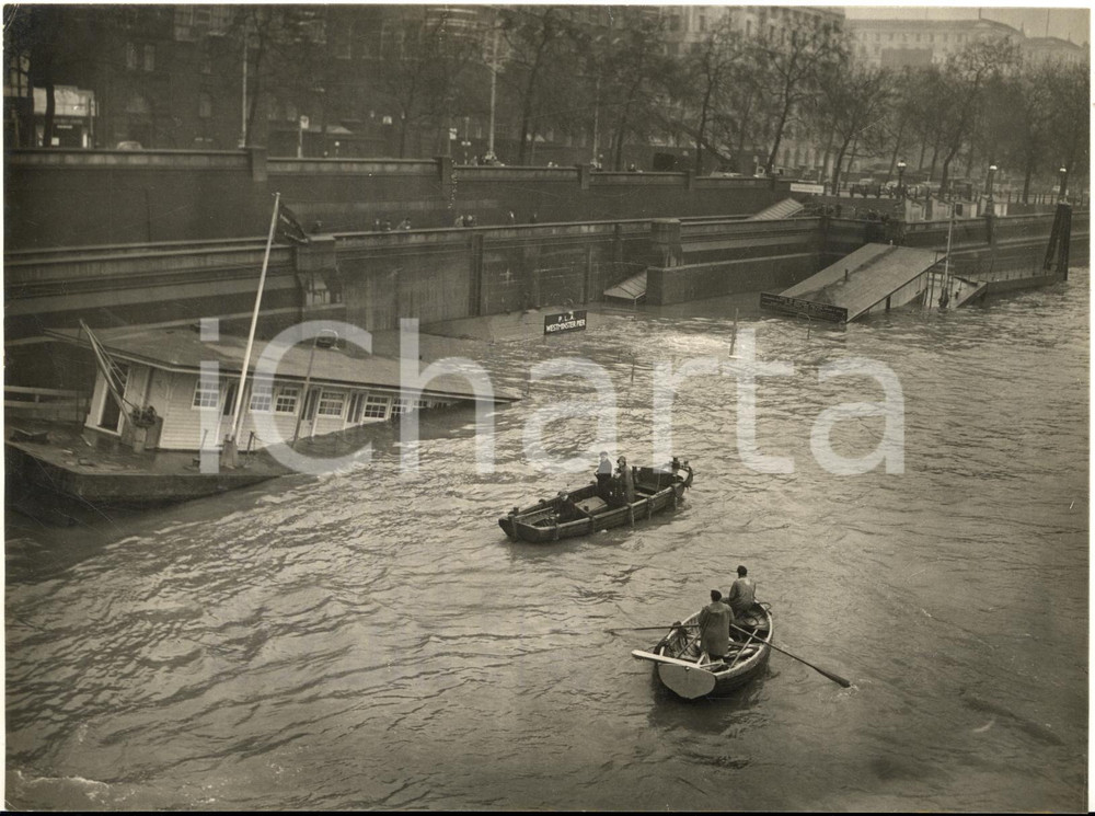 1955 LONDON Westminster Pier - A pontoon filled with water *Photo 20x15 cm