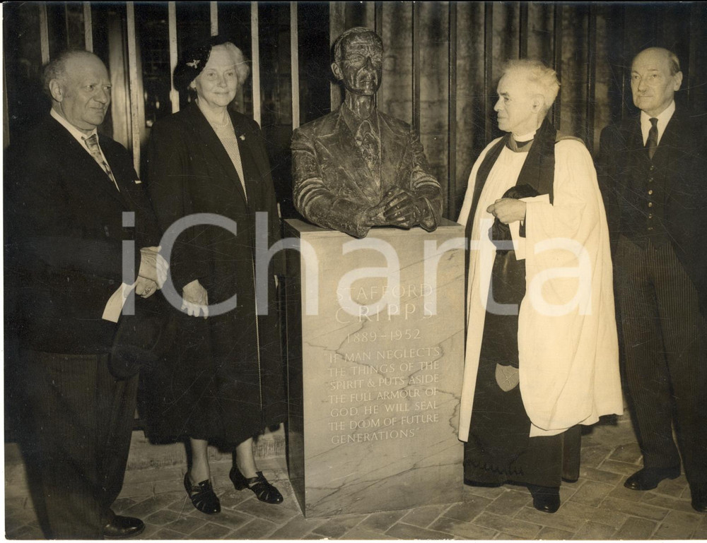 1954 LONDON St. Paul's Cathedral - Bust of Sir STAFFORD CRIPPS unveiled *Photo