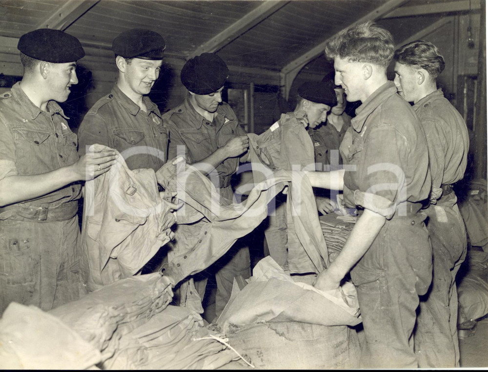 1956 WARLEY BARRACKS Light Infantry drawing tropical kit *Photo 20x15 cm