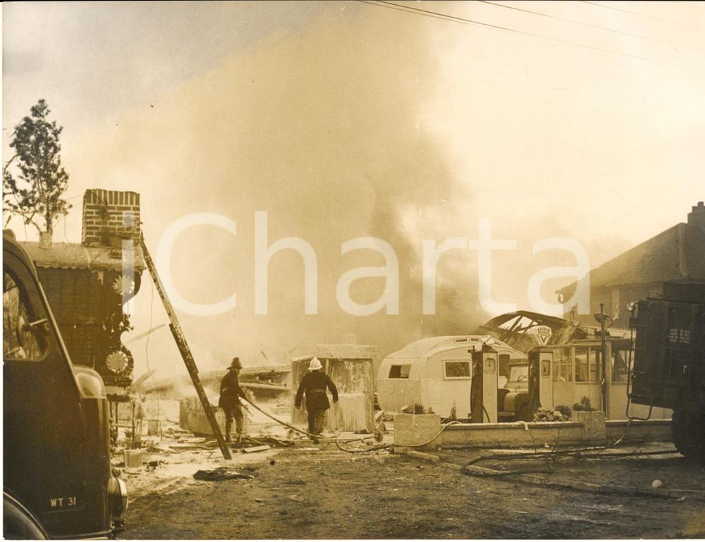 1958 KESGRAVE Caravans wrecked by crashing American Super Sabre jet *Photo 20x15