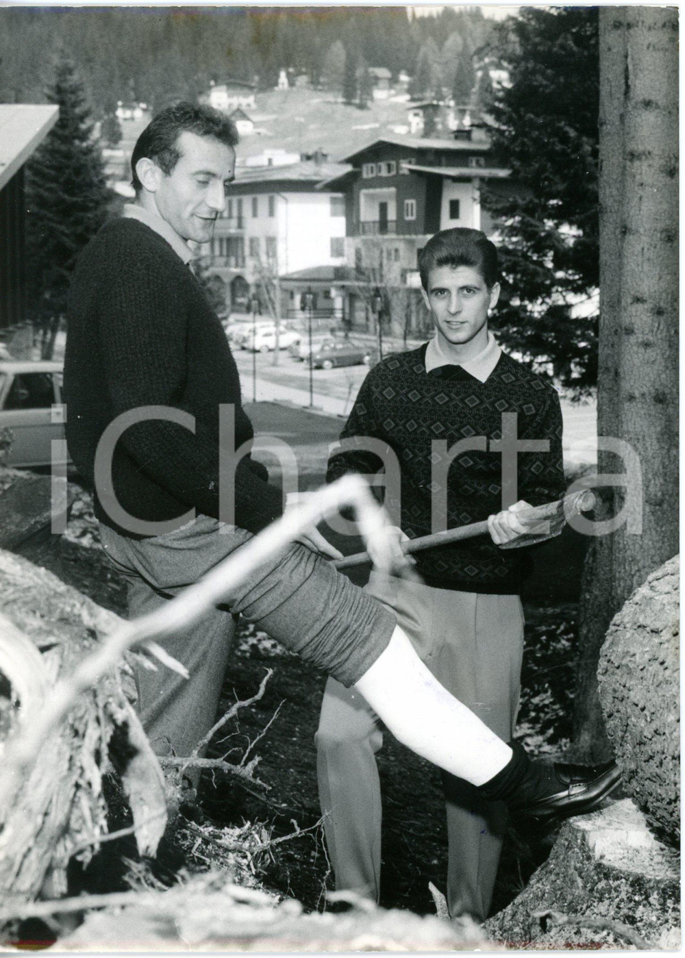 1966 MADONNA DI CAMPIGLIO - Gianni RIVERA con l'infortunato Giovanni LODETTI
