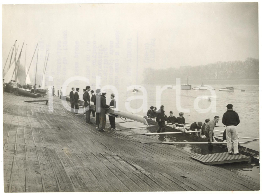 1956 LONDON - OXFORD UNIVERSITY BOAT CLUB Training of the two trial eights crews