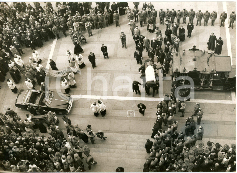 1954 MILANO Funerali cardinale Ildefonso SCHUSTER - Arrivo del feretro *Foto