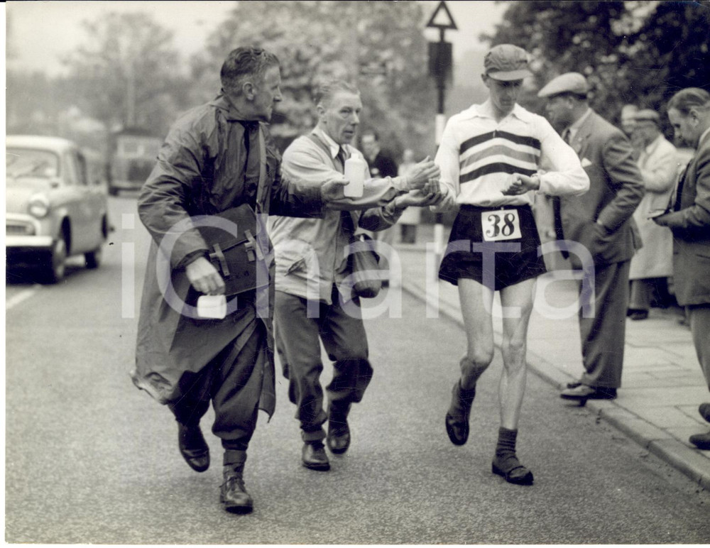 1960 MERSTHAM R. E. GREEN takes salt during the Stock Exchange Athletic Club