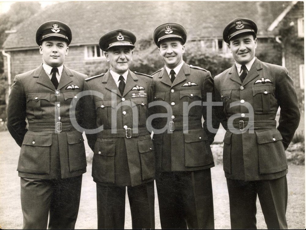 1959 FERNHUST Family BLOCKEY with father and sons all RAF officers *Photo 20x15