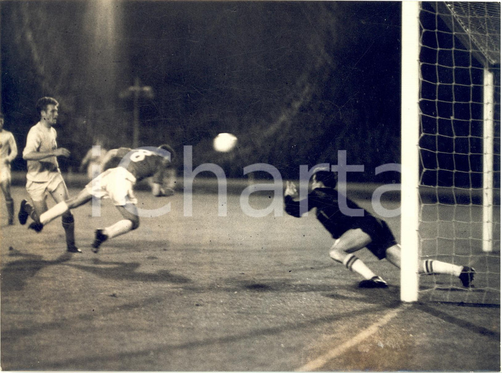 1957 LONDON FOOTBALL -  ENGLAND v ROMANIA U23 - Jimmy GREAVES Iuliu UTU *Photo