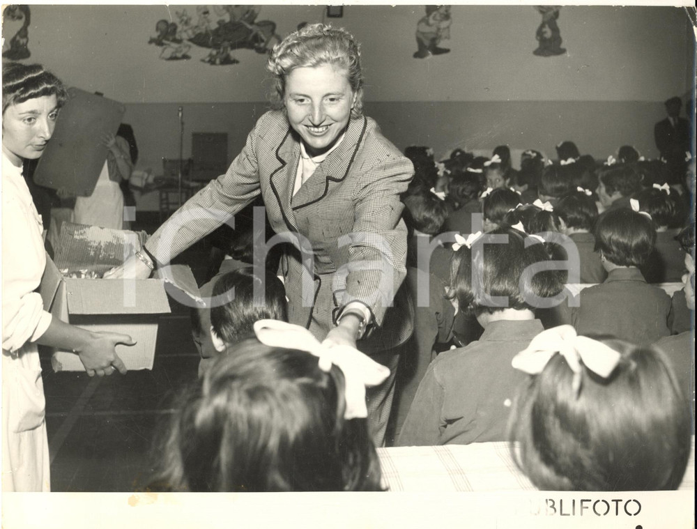 1954 CASELLA MONTEMAGGIO Colonia ANSALDO - Maestra tra le bambine - Foto 24x18