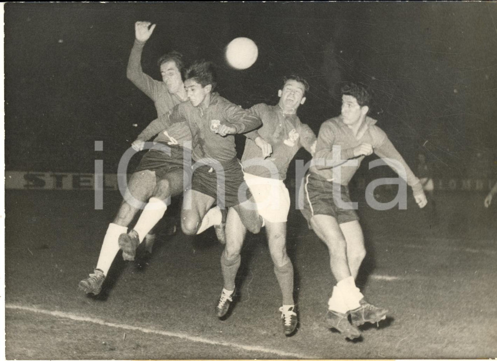 1960 PARIS FOOTBALL FRANCE-CHILI 6-0 Just FONTAINE en action *Photo 18x13