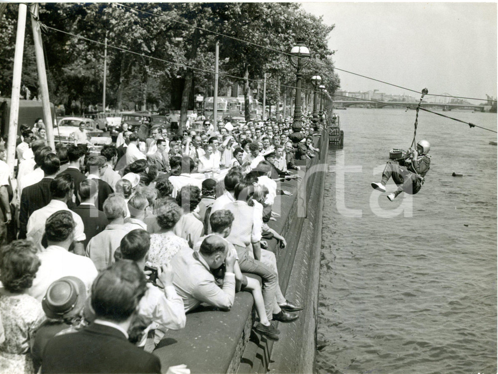 1959 LONDON THAMES Bleriot anniversary race - W. J. CARTER - DAMAGED photo