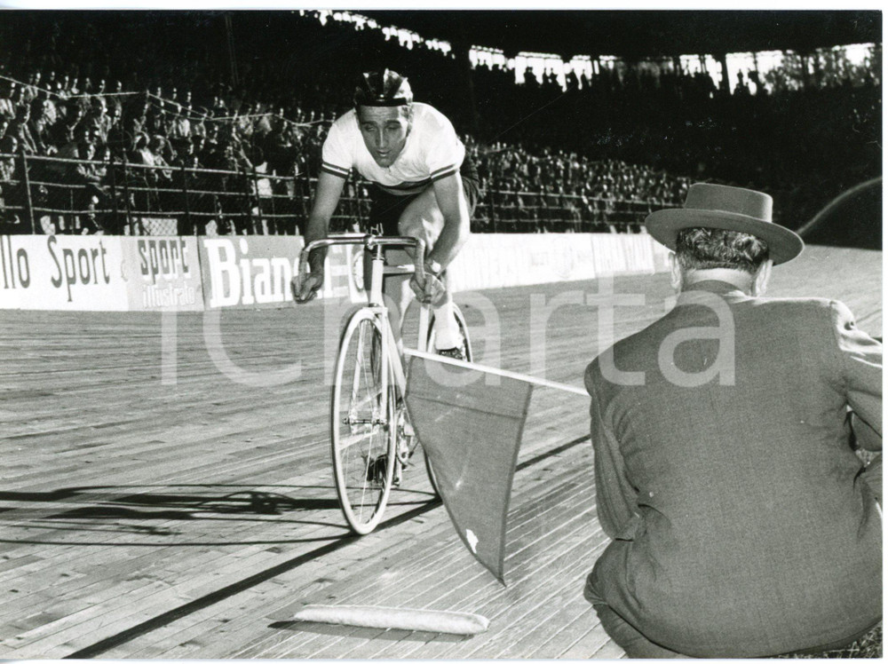 1957 MILANO Vigorelli - CICLISMO Roger RIVIÈRE vince il "Record dell'ora" *Foto