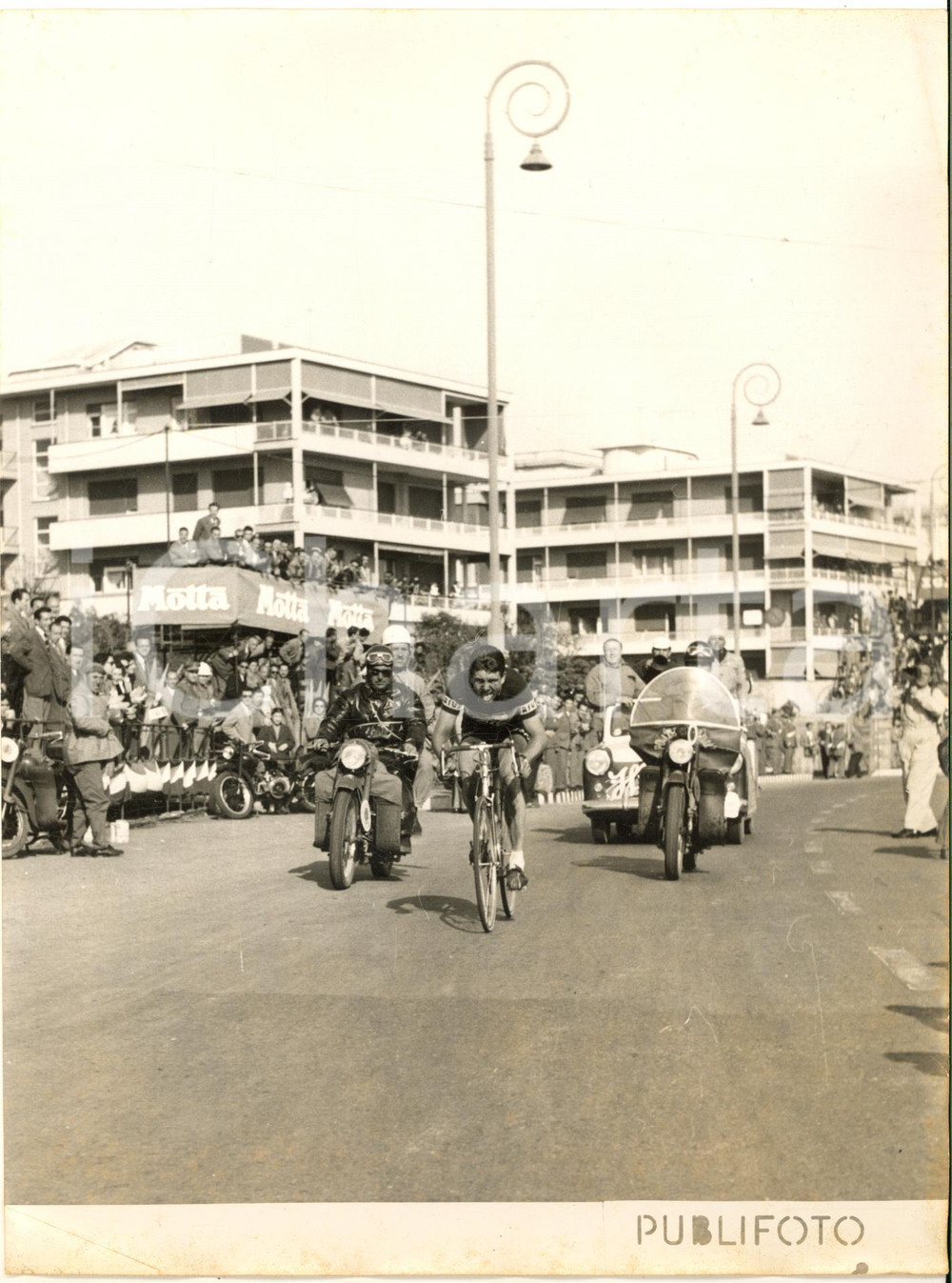 1955 s. l.  CICLISMO GIRO D'ITALIA Guido BONI in azione - Fotografia 18x24 cm