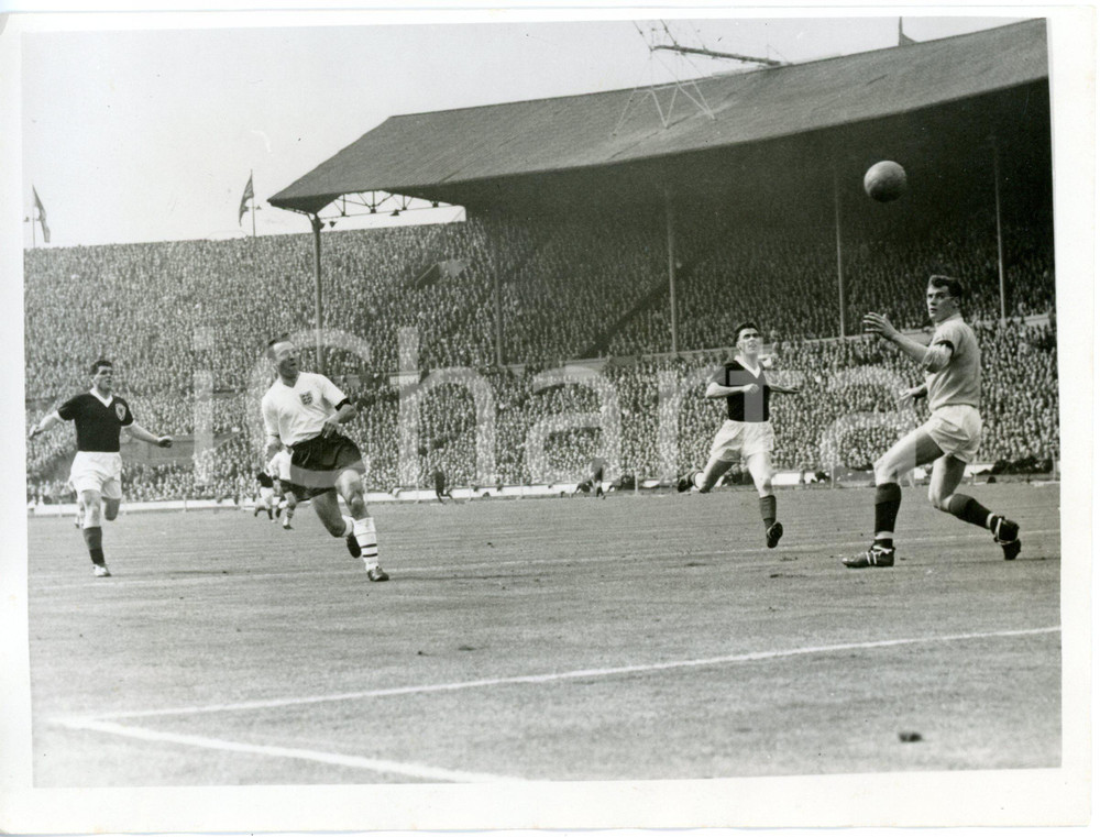 1961 LONDON FOOTBALL England-Scotland 9-3 - Jimmy GREAVES scores *DAMAGED photo