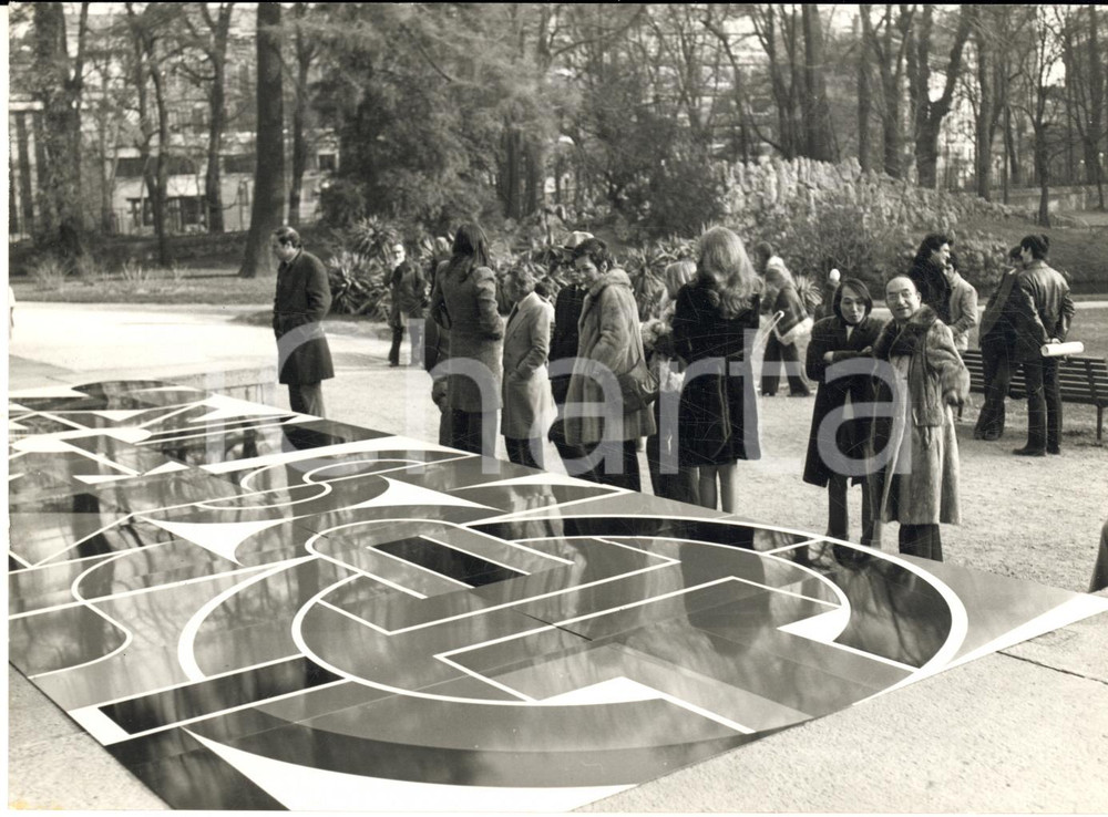 1970 ca MILANO VILLA REALE - Esposizione murale di Jean DEWASNE *Foto 18x13 cm