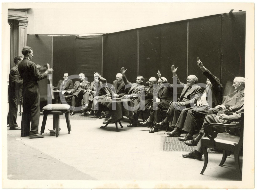 1954 LONDON Burlington House - Selection committee for Royal Academy Exhibition