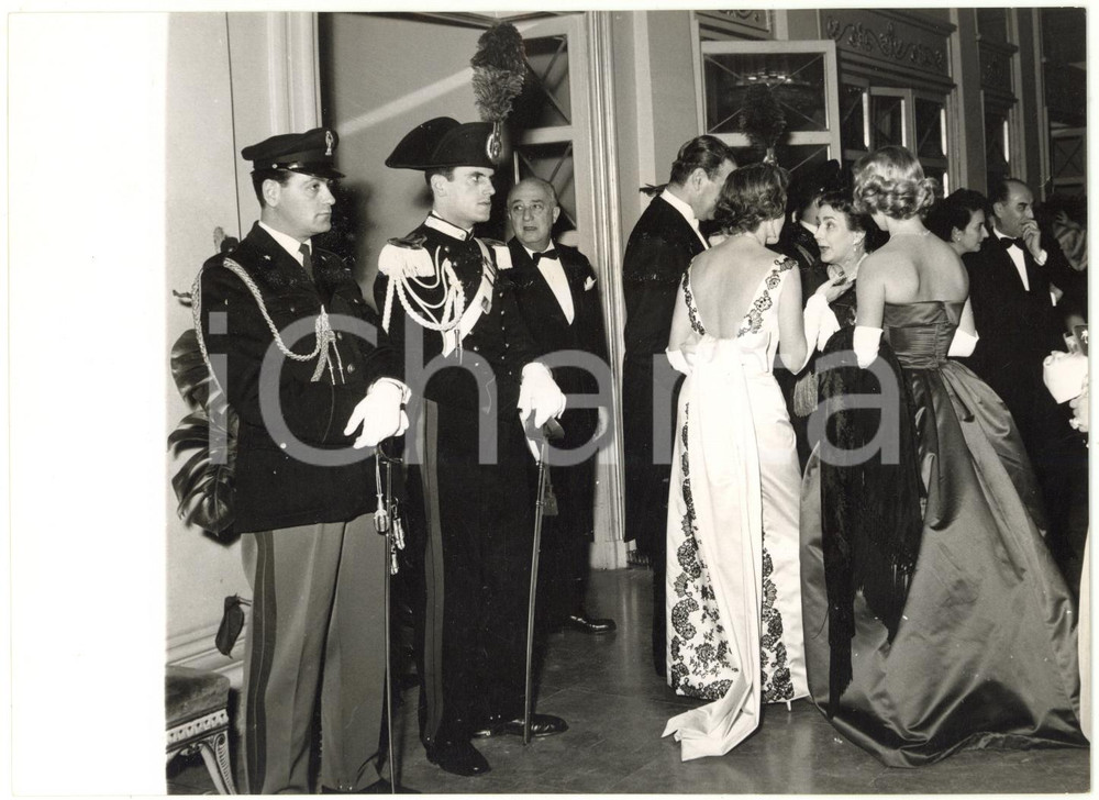1957 MILANO Teatro alla Scala - Inaugurazione della stagione lirica - Il foyer