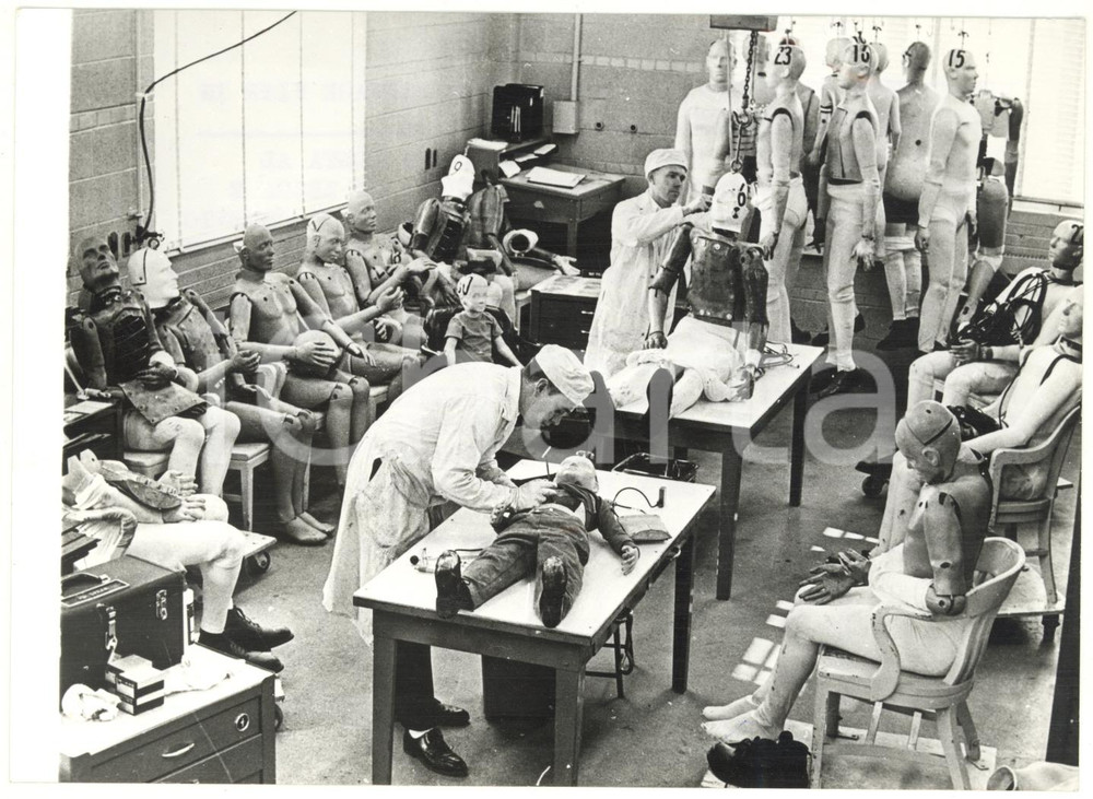 1968 DETROIT - Ditta FORD - Analisi sui manichini utilizzati per i crash test