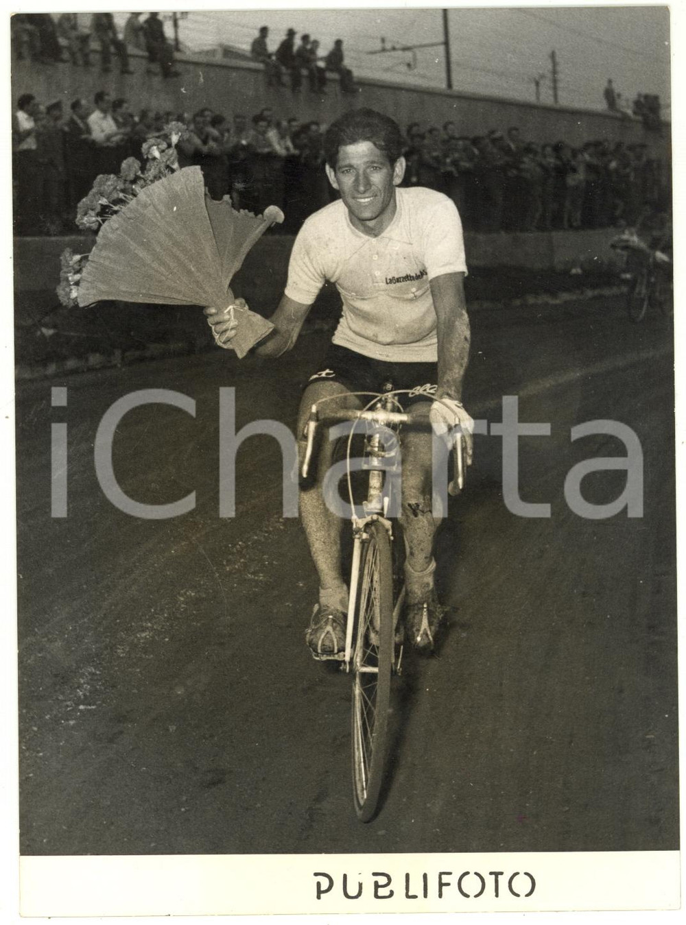 1955 TRENTO - CICLISMO - 38° GIRO D'ITALIA - Giro d'onore di Gastone NENCINI