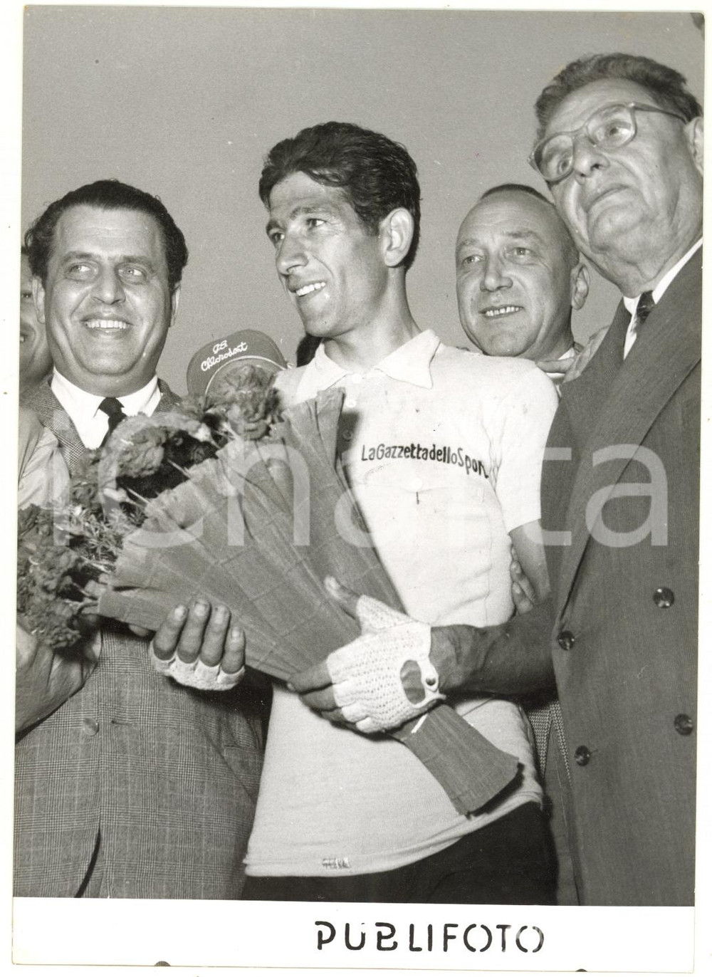1955 TRENTO - CICLISMO - 38° GIRO D'ITALIA - Festeggiamenti di Gastone NENCINI