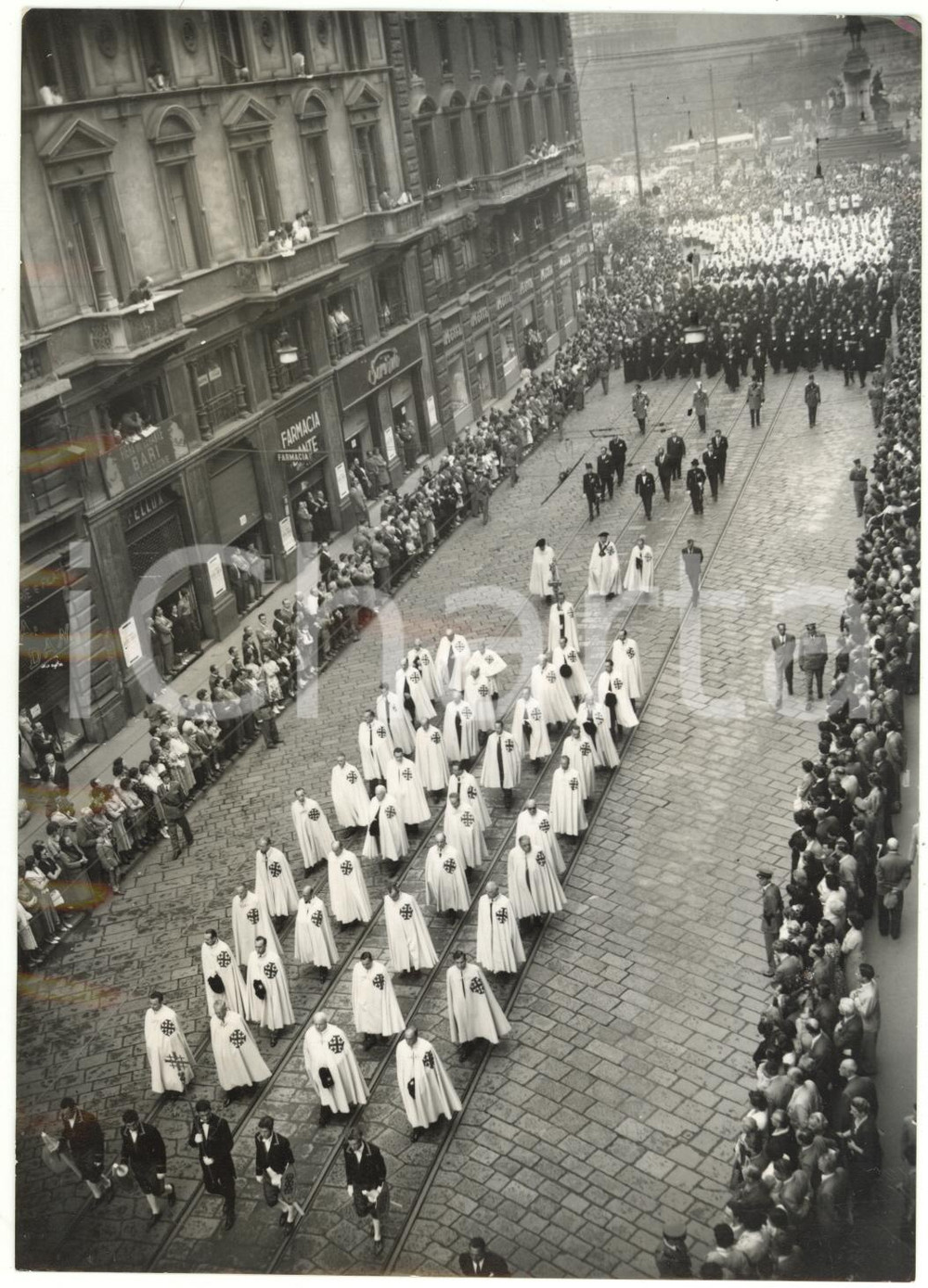 1954 MILANO Via Dante - Il corteo funebre per l'arcivescovo Ildefonso SCHUSTER