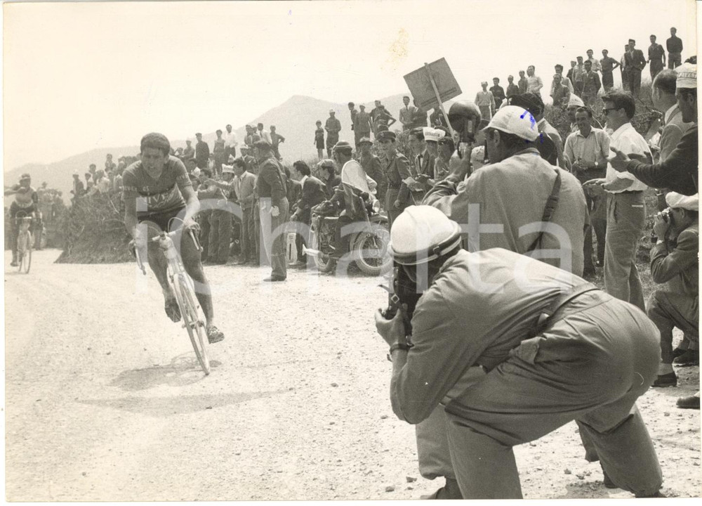 1956 CICLISMO GIRO D'ITALIA Guido BONI primo al Passo del Pellizzone - Foto