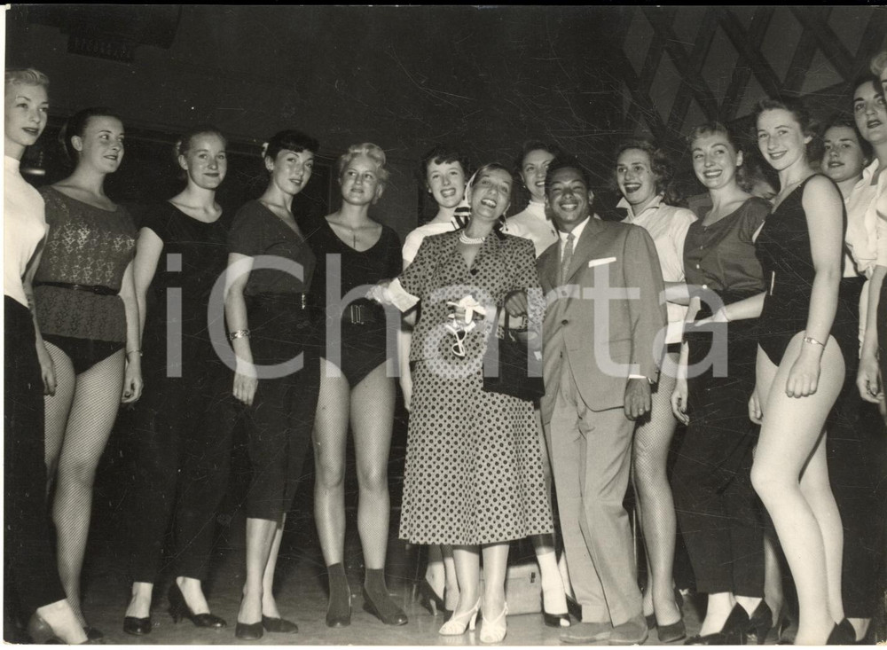 1954 MILANO Teatro Nuovo - Wanda OSIRIS con Henri SALVADOR alle prove *Foto