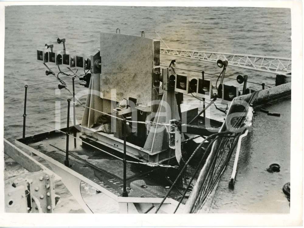 1954 ENGLAND - New deck landing aid for very fast aircraft - Photo 20x15