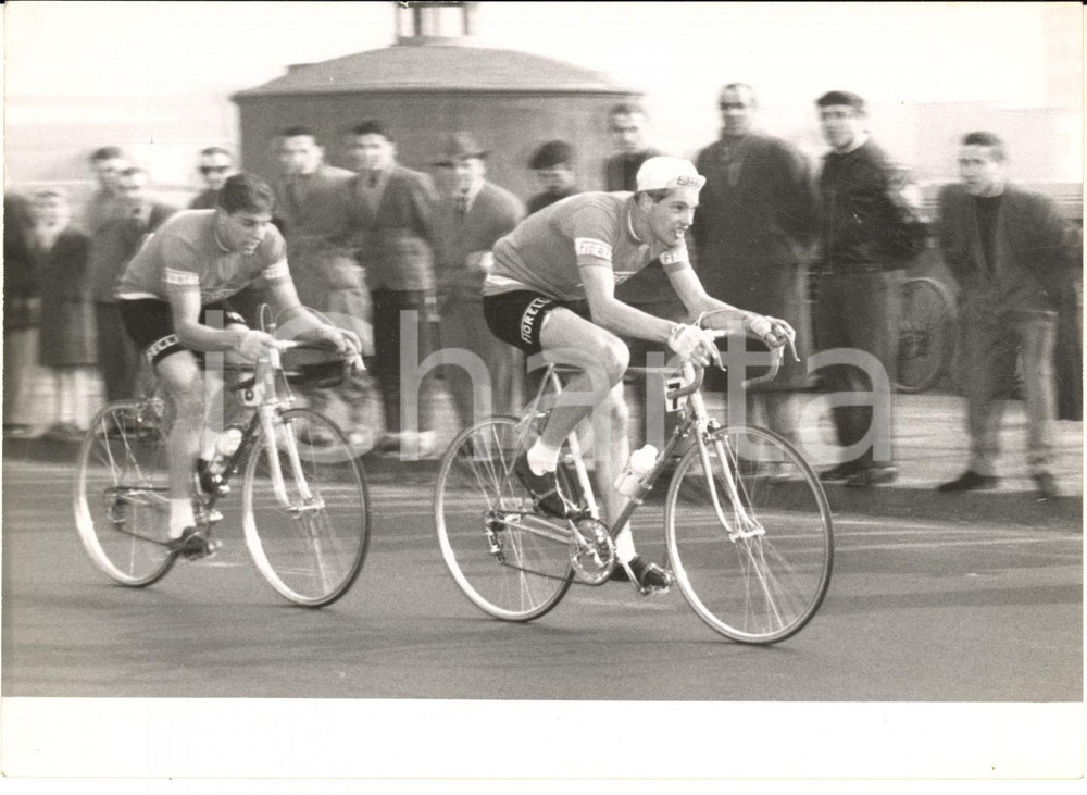 1955 CICLISMO Trofeo BARACCHI - Passaggio René STREHLER e Rolf GRAF *DANNEGGIATA